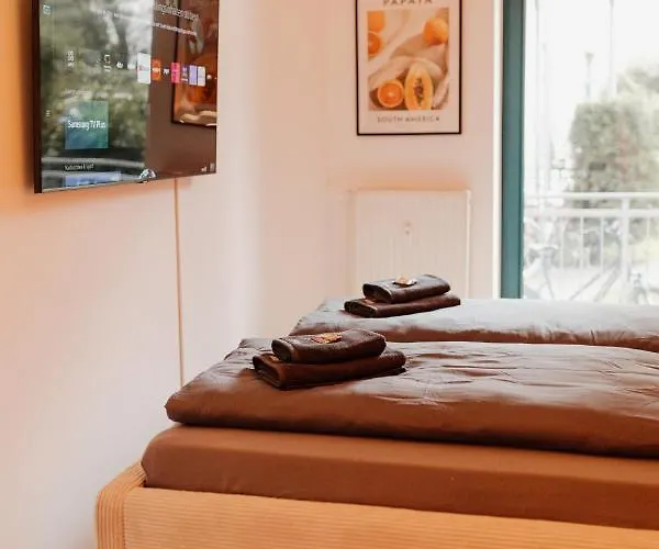 Design Stadtfeld-ost Mit Netflix & 2 Schlafzimmern アパート